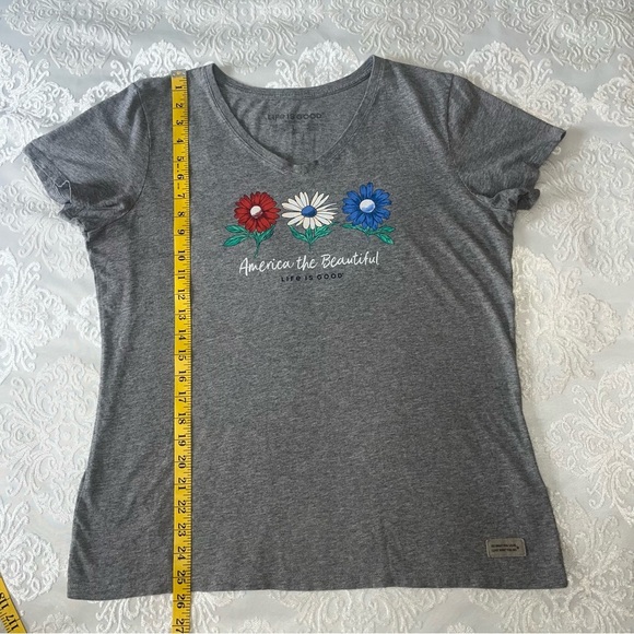 Life Is Good Crusher Lite V-Neck America The Beautiful TShirt Size Large - Picture 7 of 8